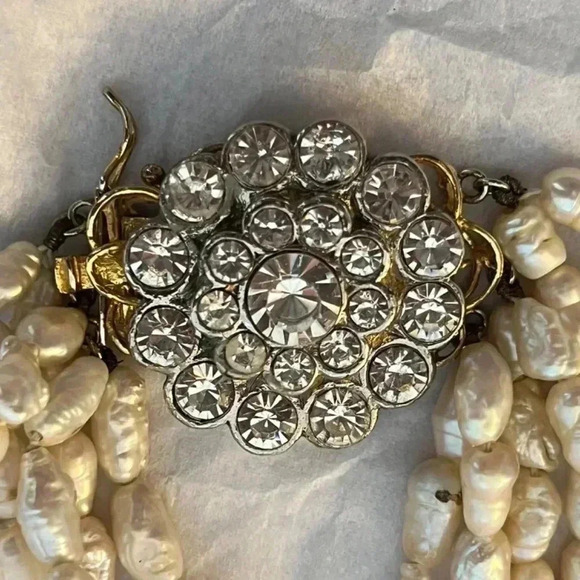 Rare Vintage Baroque pearl necklace with brooch closure - Picture 5 of 11